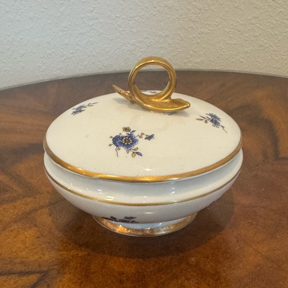 Gerold Porzellan Bavaria Elegant White and Gold Floral Trinket Box / Sugar Bowl - Picture 3 of 11